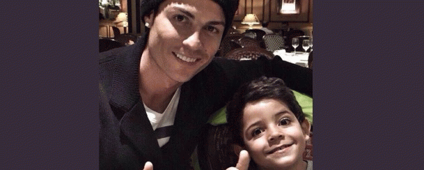 Cristiano Ronaldo publica foto com o filho!
